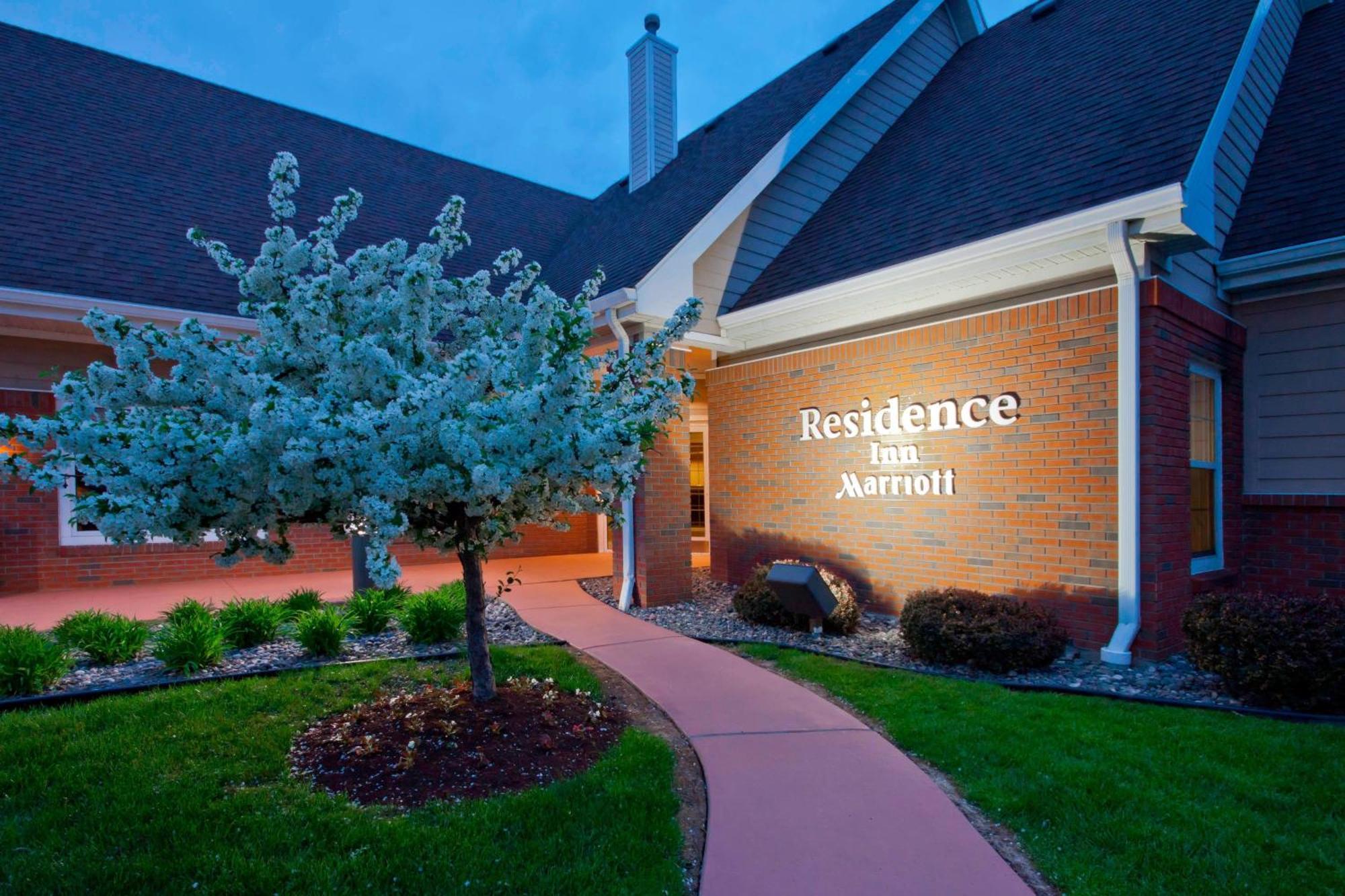 Residence Inn By Marriott Buffalo Galleria Mall Чиктовага Экстерьер фото